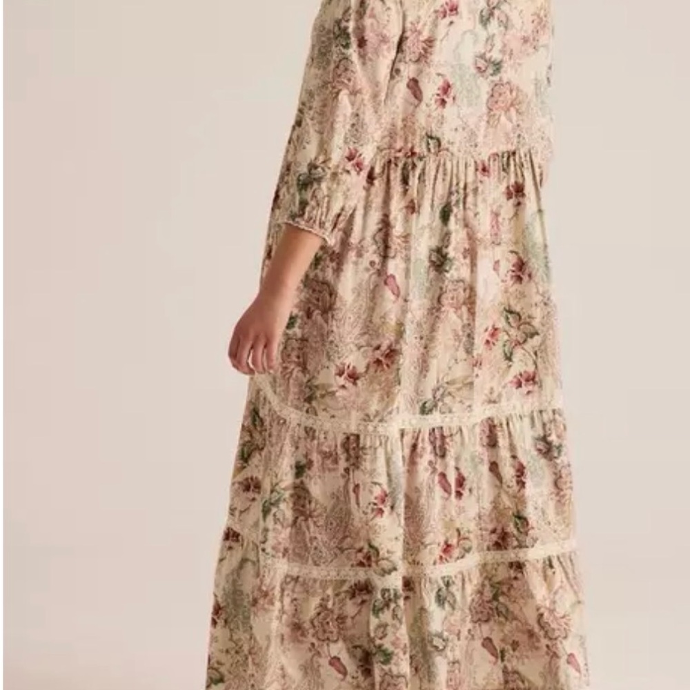 Torrid Cream Floral Boho Maxi Dress
Torrid Size 2 - Picture 4 of 5